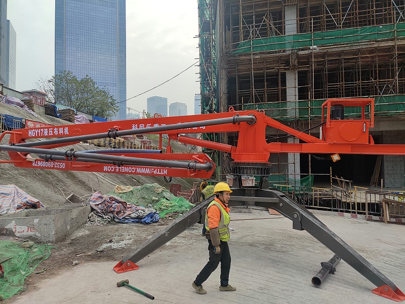 科尼樂重工移動式液壓布料機